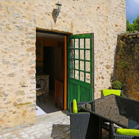 Des Remparts 度假居 Sainte-Suzanne (Mayenne)